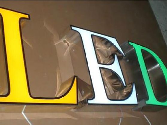 孟州介绍LED招牌的基础知识。